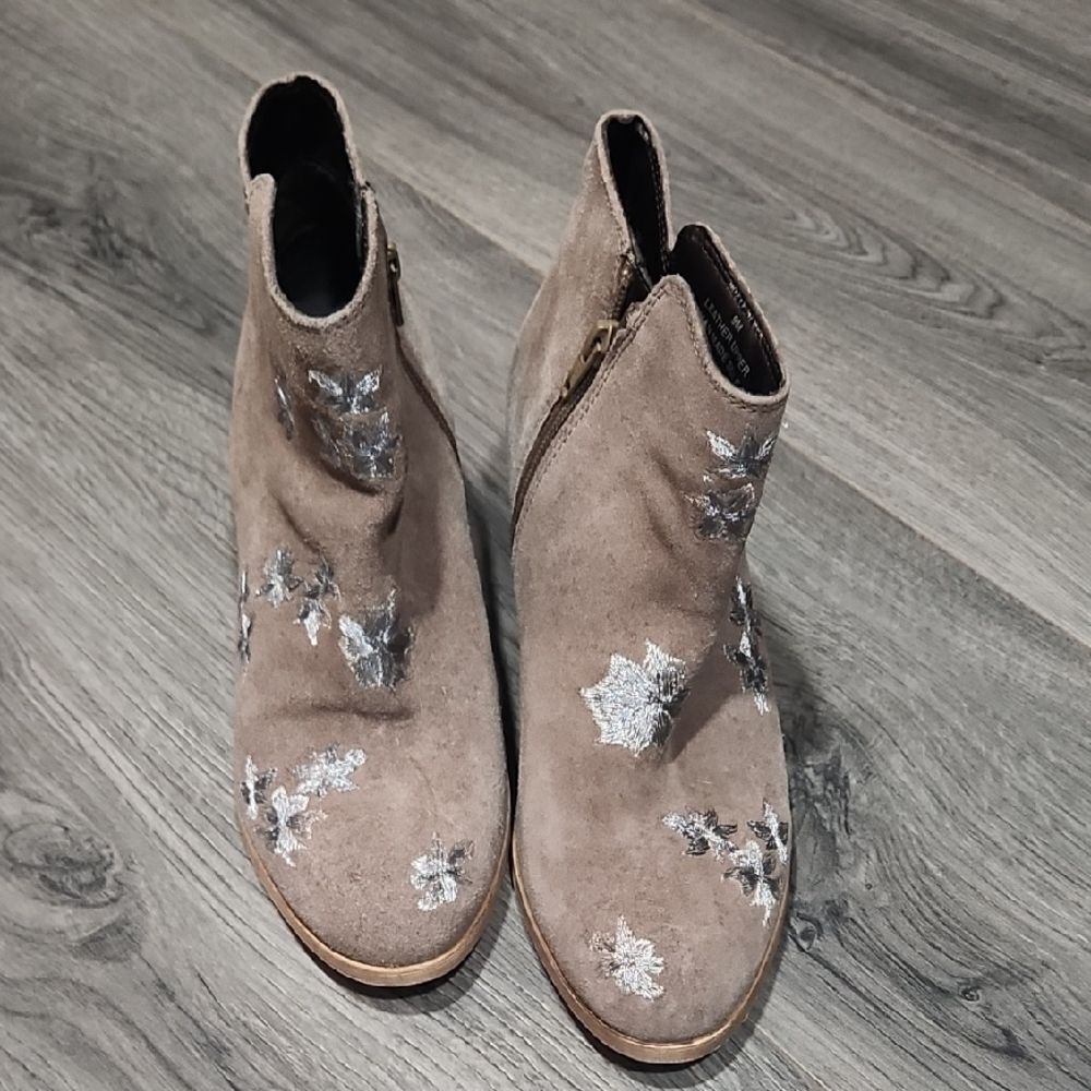 GUC Diba Sleek Suede Leather Embroidered Booties